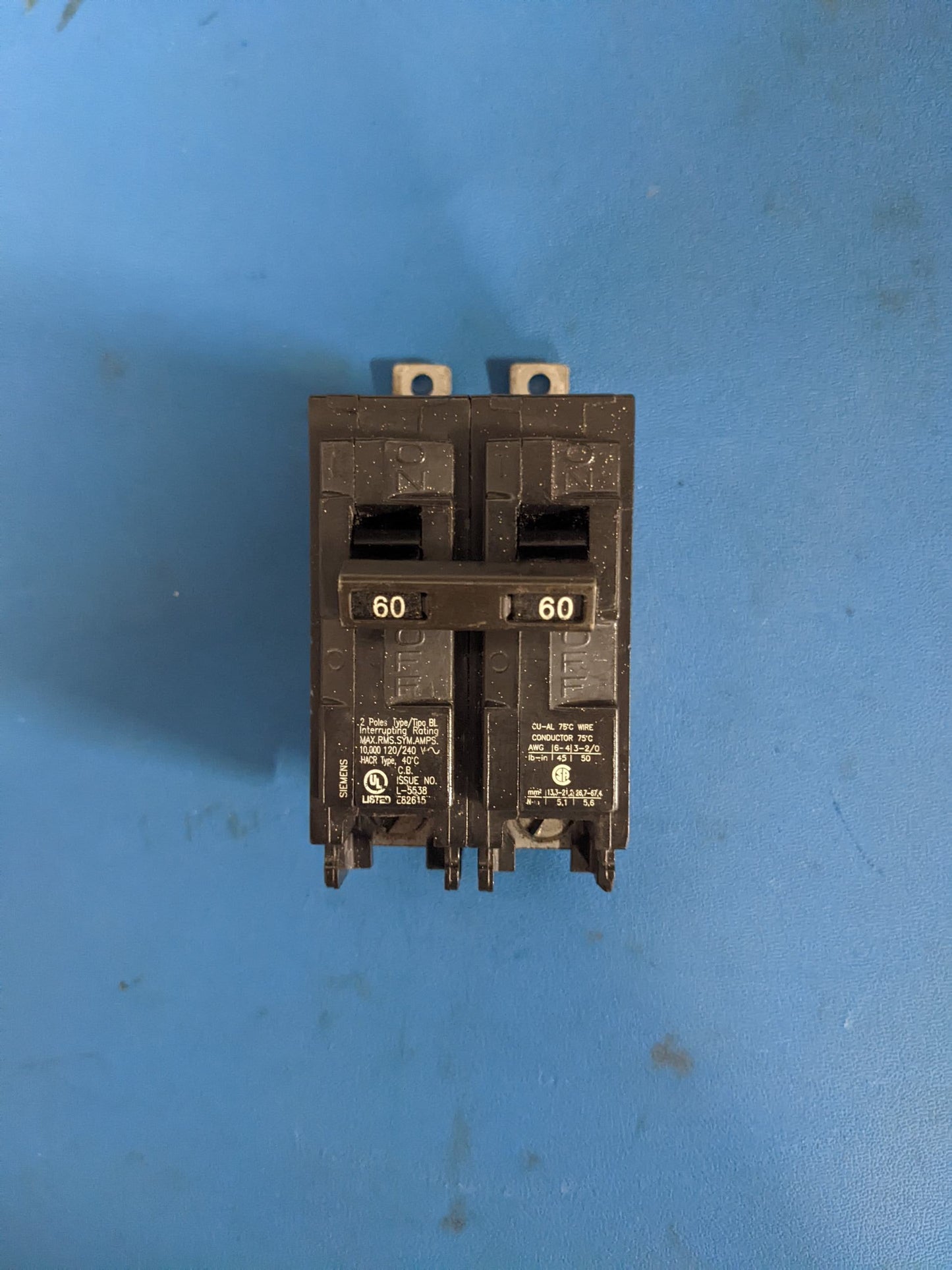 B260 - Siemens 60A Amp 2P Pole 10kA@120/240V Bolt On Circuit Breaker