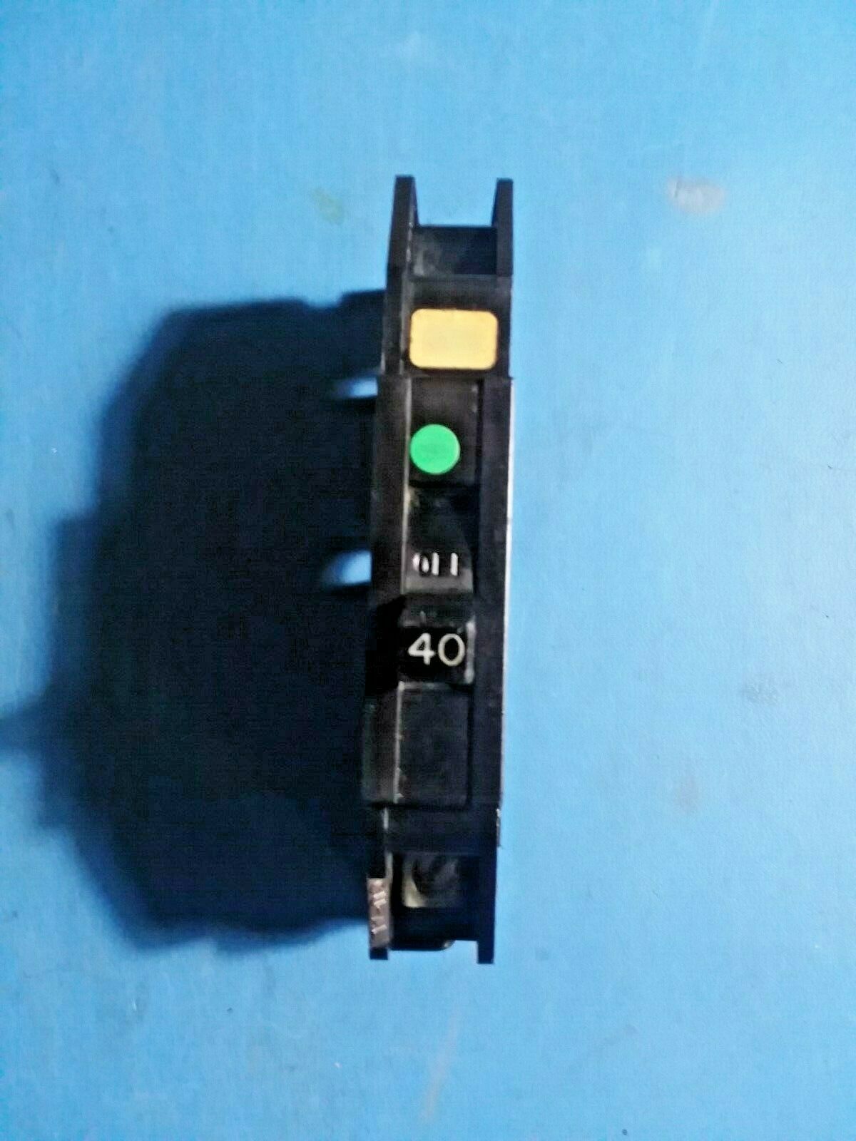 Q140 - Zinsco 40A Amp 1P Pole 10kA@120/240V Plug On Circuit Breaker