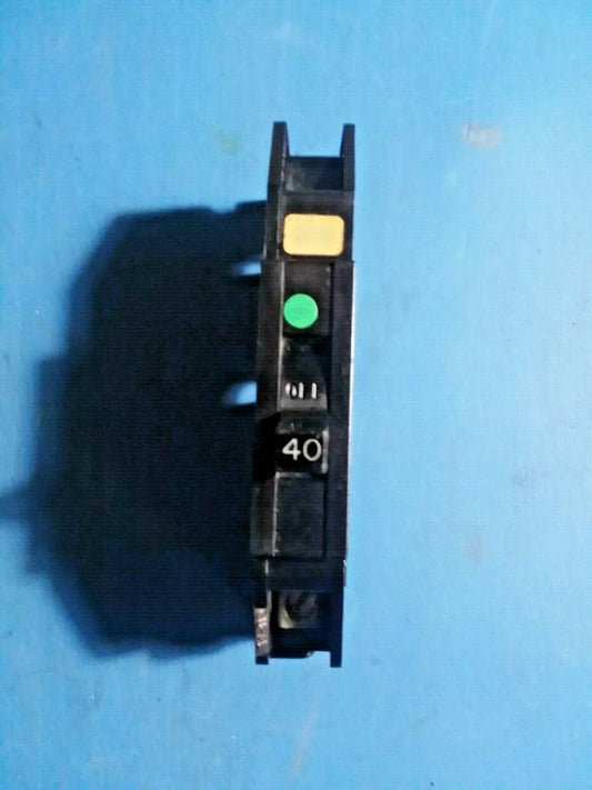 Q140 - Zinsco 40A Amp 1P Pole 10kA@120/240V Plug On Circuit Breaker
