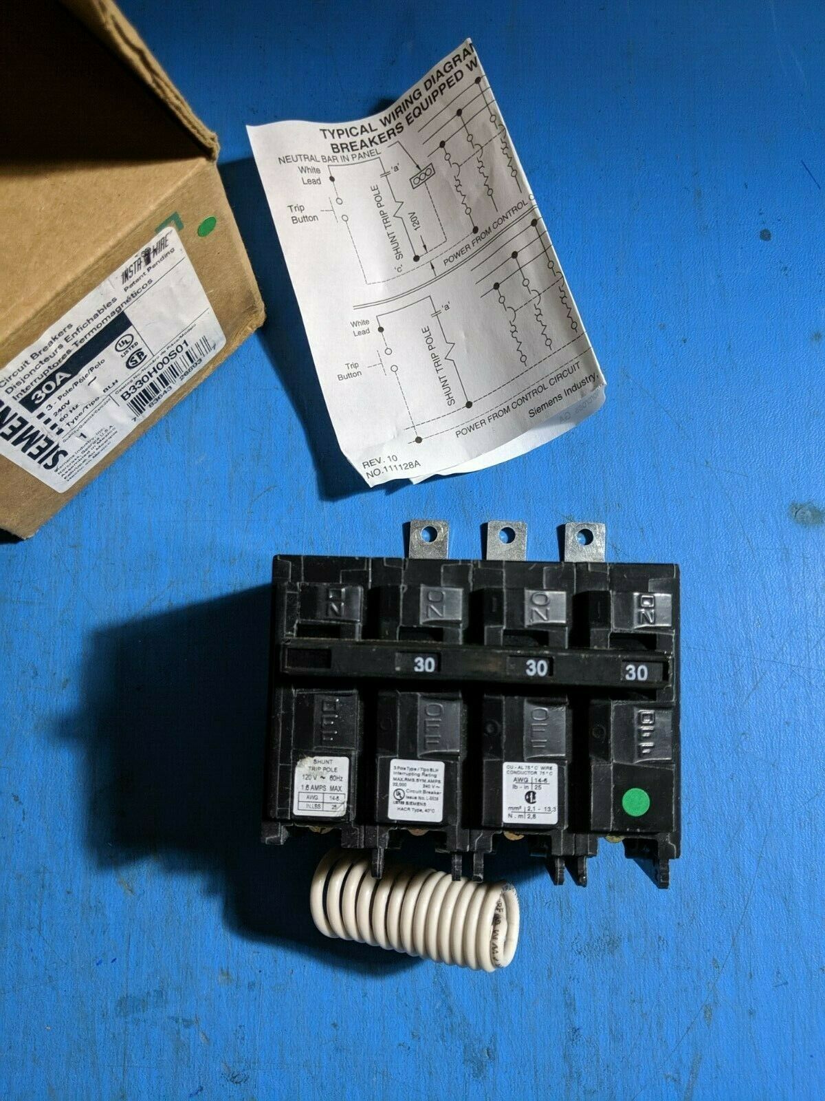 B330H00S01 - Siemens 30A Amp 3P Pole 22kA@240V Bolt On Circuit Breaker W/120V Shunt Trip