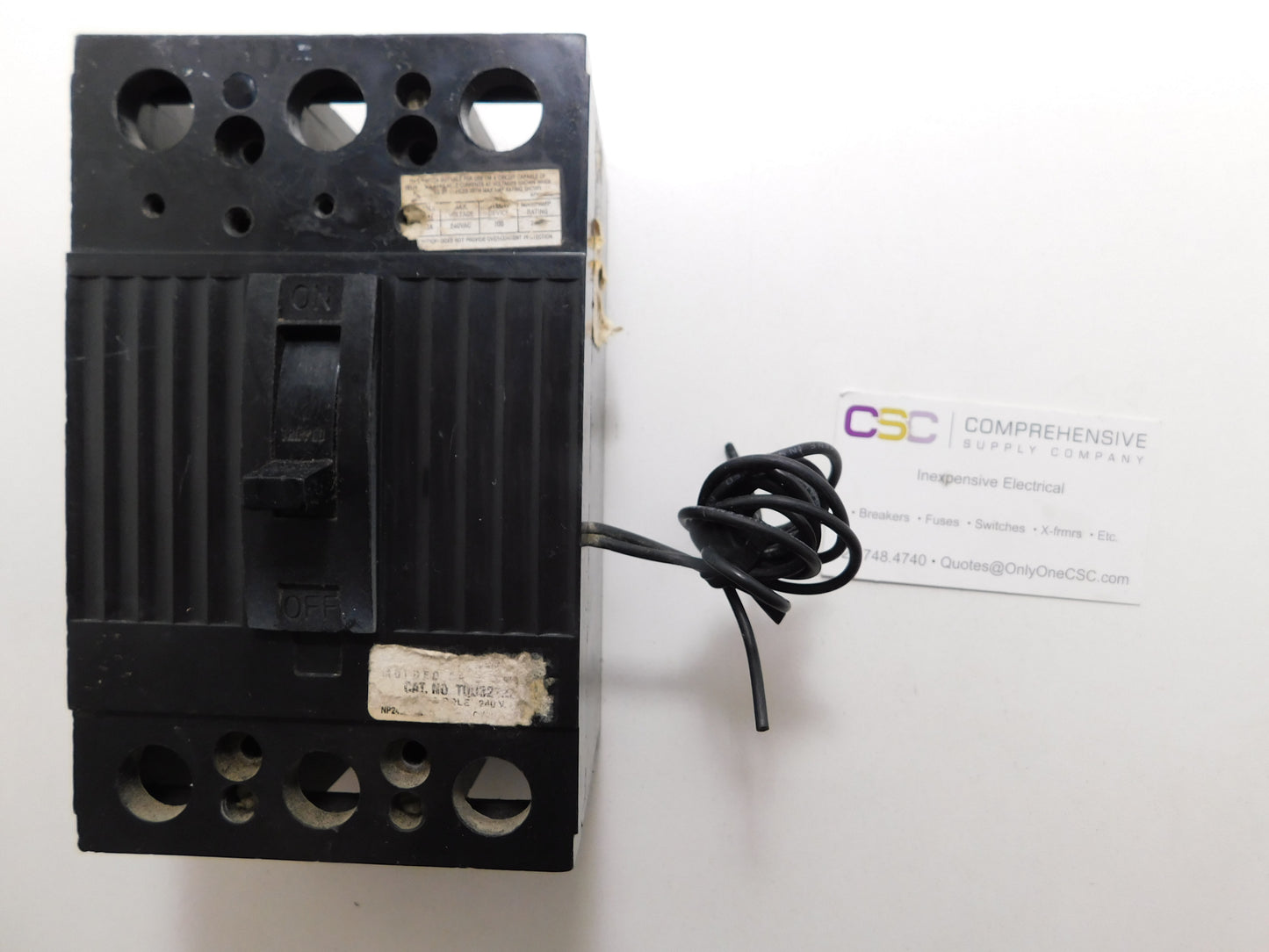 TQD32Y225 - GE 225A Amp 3P Pole 14kA@240V Feed Through Circuit Breaker - Older Series W/Shunt Trip