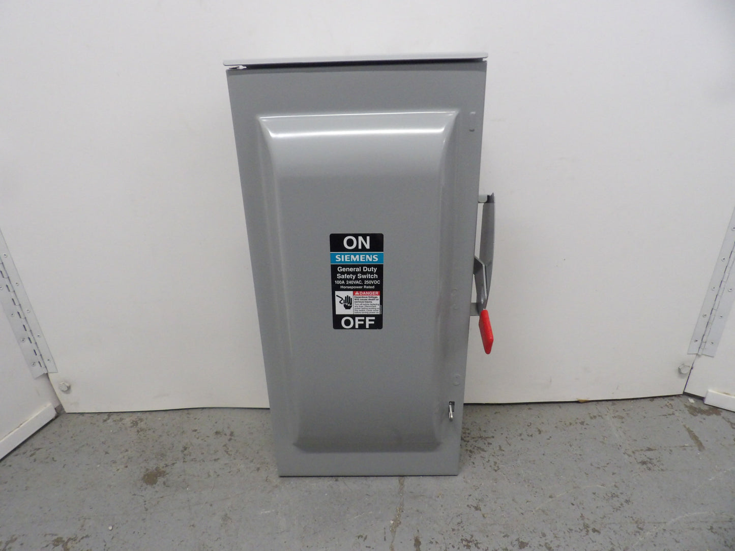 GNF323R - Siemens 100A Amp 3P Pole 240V Nema 3R Non-Fusible General Duty Safety Switch