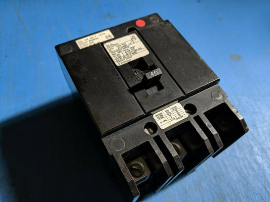 BQCH3B040 - Siemens 40A Amp 3P Pole 14kA@277/480V Bolt On Circuit Breaker