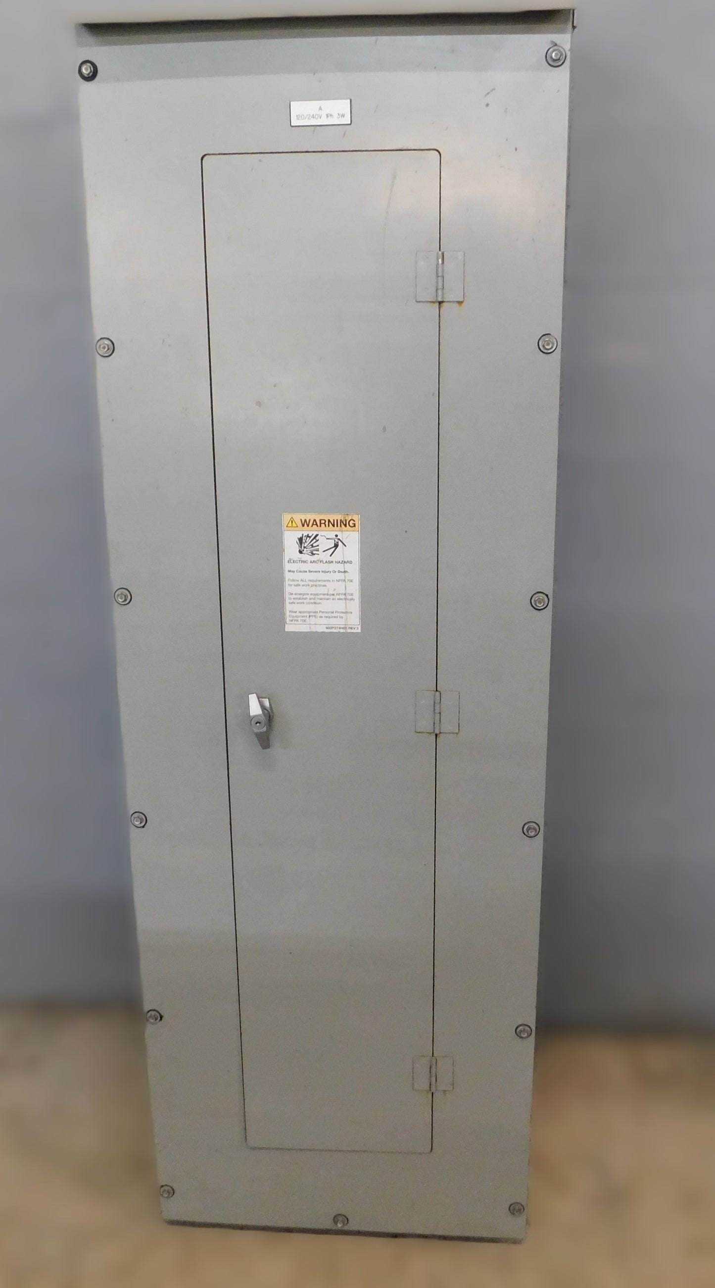 40B112EAA - Eaton 400A Amp 120/240V 1Ph/3W Main Breaker Panelboard W/400A Breaker & Nema 3R Enclosure