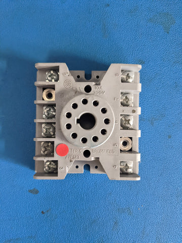 2.7E+124 - Potter & Brumfield 10A Amp 300V Relay Socket 11 Pos