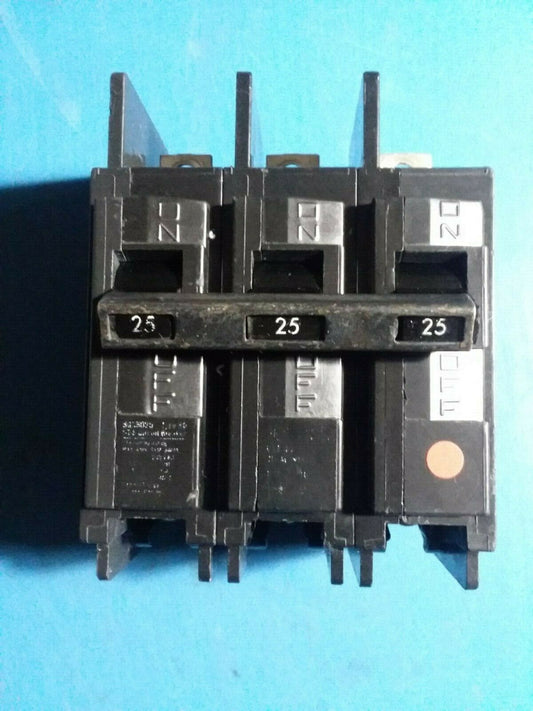 BQ3B025 - Siemens 25A Amp 3P Pole 10kA@240V Bolt On Circuit Breaker