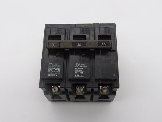 Q330 - Siemens 30A Amp 3P Pole 10kA@240V Plug On Circuit Breaker